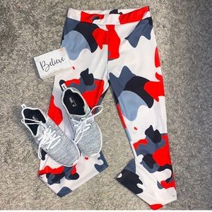 Boutique Americana Camo Leggings❤️